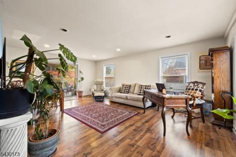 74 Wildwood Avenue Edison NJ 08837