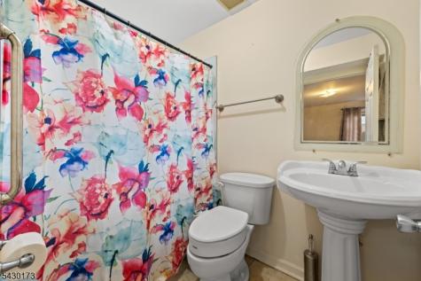 74 Wildwood Avenue Edison NJ 08837