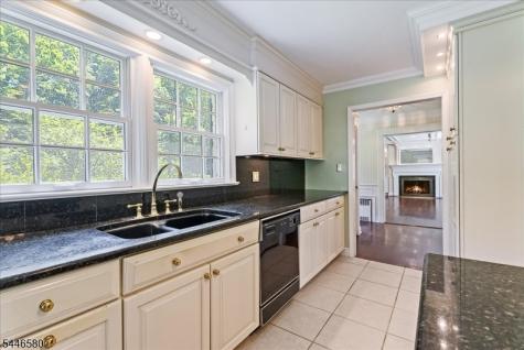 23 The Crossway Kinnelon NJ 07405