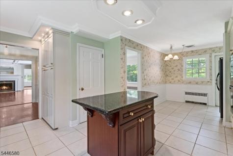 23 The Crossway Kinnelon NJ 07405