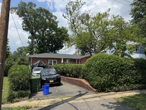 210 W 7th Avenue Roselle NJ 07203