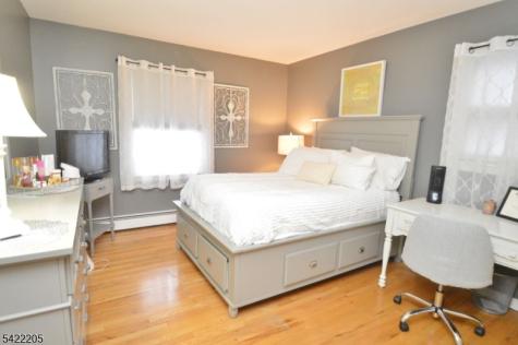 29 Hugenot Street East Hanover NJ 07936