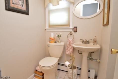 29 Hugenot Street East Hanover NJ 07936