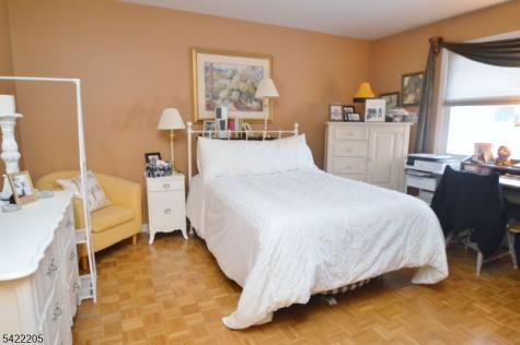 29 Hugenot Street East Hanover NJ 07936