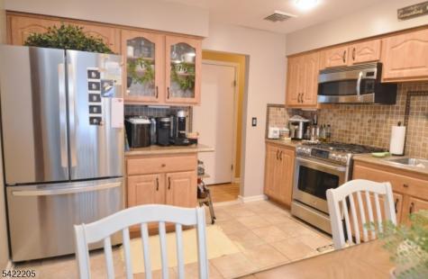 29 Hugenot Street East Hanover NJ 07936