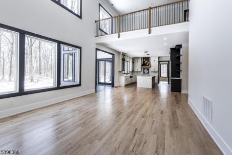 6 Harlow Pointe Cove Green Brook NJ 08812