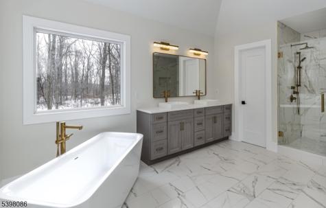 6 Harlow Pointe Cove Green Brook NJ 08812