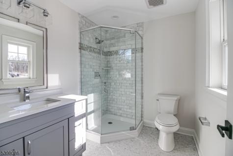 6 Harlow Pointe Cove Green Brook NJ 08812