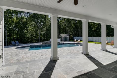 6 Harlow Pointe Cove Green Brook NJ 08812