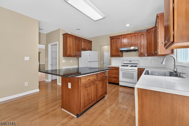 7 Stark Court Raritan NJ 08551