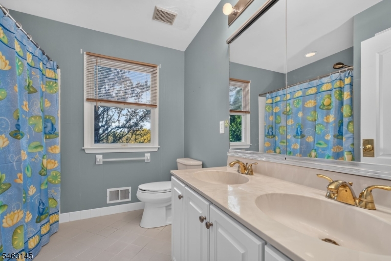 7 Stark Court Raritan NJ 08551