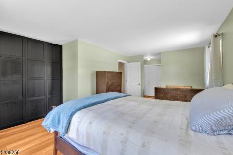 283 Floral Drive Bridgewater NJ 08807