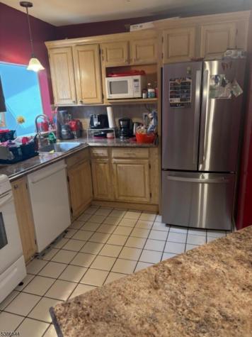 910 Apgar Terrace Rahway NJ 07065