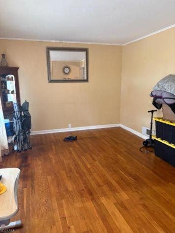 910 Apgar Terrace Rahway NJ 07065