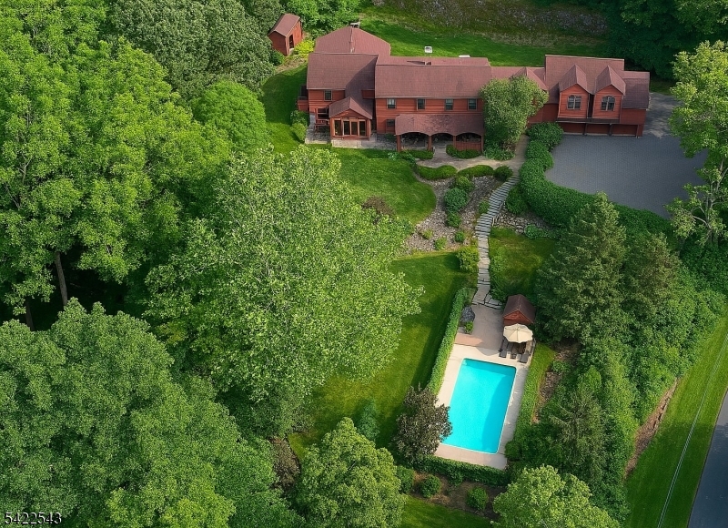 23 Edge Hill Road Blairstown NJ 07825