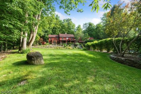 23 Edge Hill Road Blairstown NJ 07825