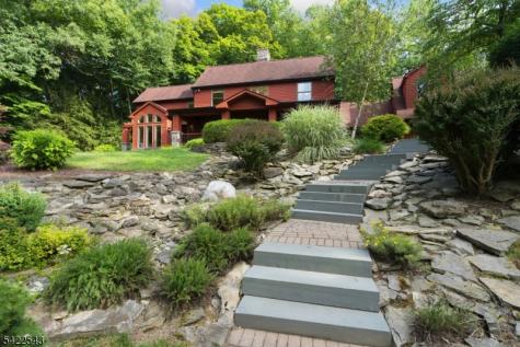 23 Edge Hill Road Blairstown NJ 07825