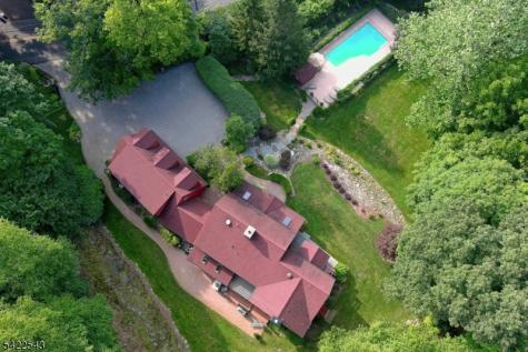 23 Edge Hill Road Blairstown NJ 07825