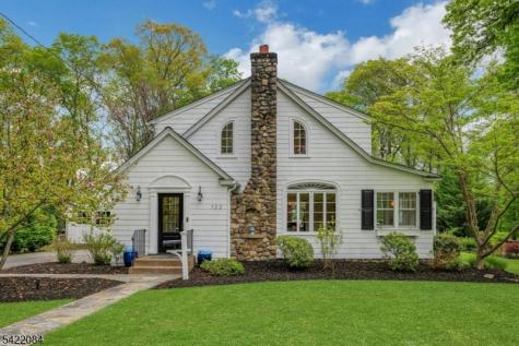 122 Kenilworth Road Mountain Lakes NJ 07046