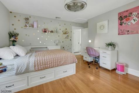 122 Kenilworth Road Mountain Lakes NJ 07046