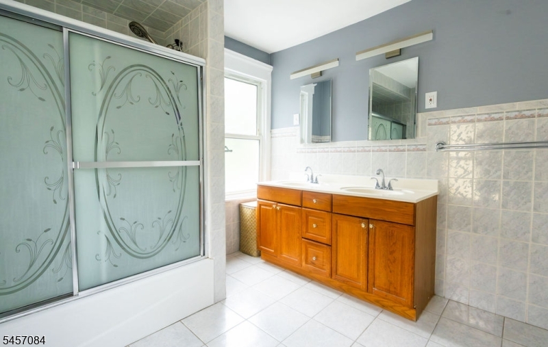 24 Maolis Avenue Bloomfield NJ 07003