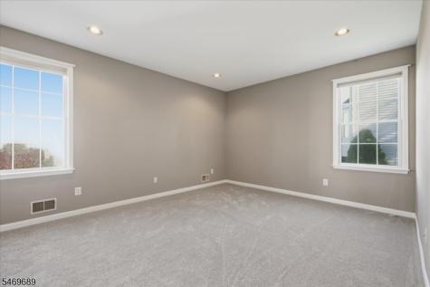 14 Kyle Drive Lopatcong NJ 08865