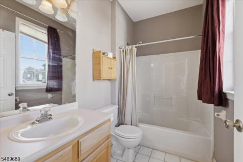 14 Kyle Drive Lopatcong NJ 08865