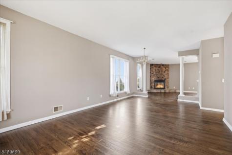 14 Kyle Drive Lopatcong NJ 08865