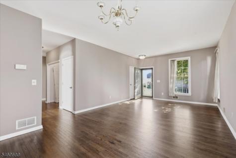 14 Kyle Drive Lopatcong NJ 08865