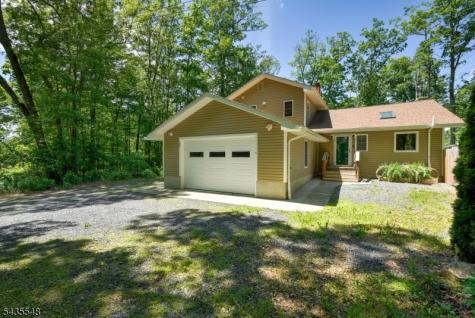 11 Mt Crest Road Jefferson NJ 07438