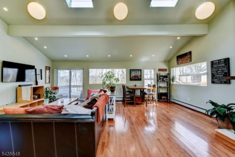 11 Mt Crest Road Jefferson NJ 07438