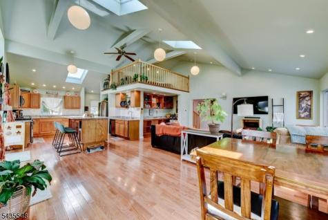 11 Mt Crest Road Jefferson NJ 07438
