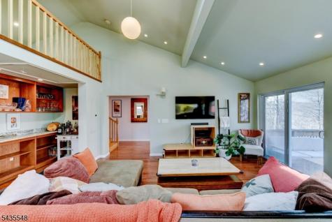 11 Mt Crest Road Jefferson NJ 07438