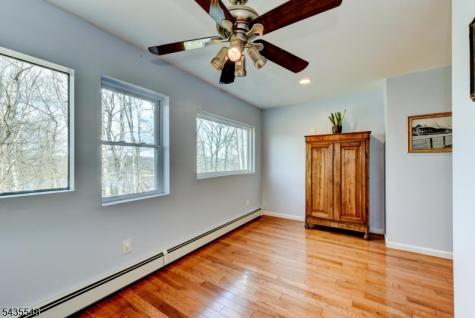 11 Mt Crest Road Jefferson NJ 07438