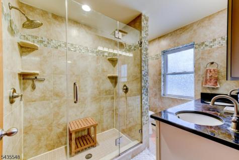 11 Mt Crest Road Jefferson NJ 07438