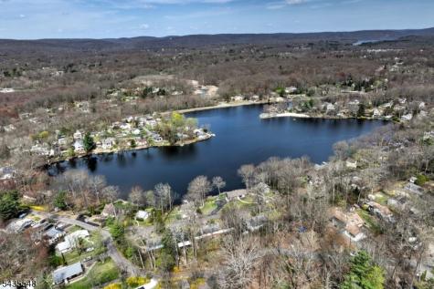 11 Mt Crest Road Jefferson NJ 07438