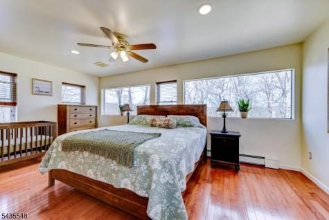 11 Mt Crest Road Jefferson NJ 07438