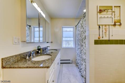 11 Mt Crest Road Jefferson NJ 07438