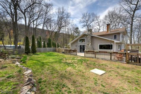 11 Mt Crest Road Jefferson NJ 07438