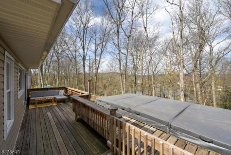 11 Mt Crest Road Jefferson NJ 07438