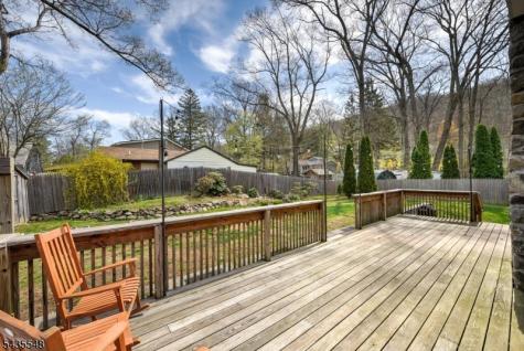 11 Mt Crest Road Jefferson NJ 07438