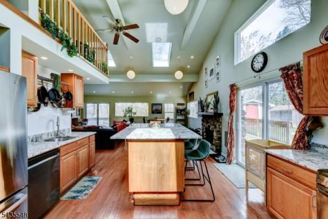 11 Mt Crest Road Jefferson NJ 07438