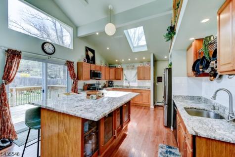 11 Mt Crest Road Jefferson NJ 07438
