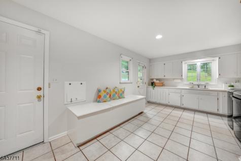 18 Kings Hill Court Summit NJ 07901