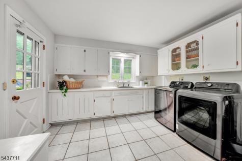 18 Kings Hill Court Summit NJ 07901