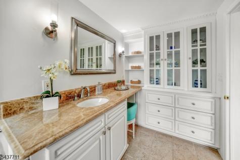 18 Kings Hill Court Summit NJ 07901