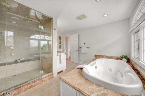 18 Kings Hill Court Summit NJ 07901