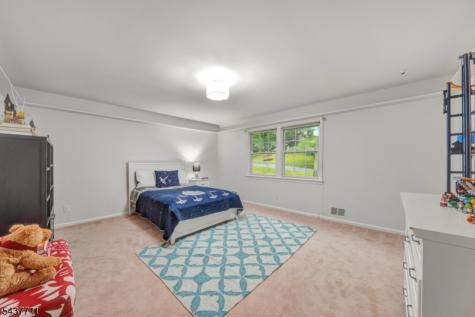 18 Kings Hill Court Summit NJ 07901
