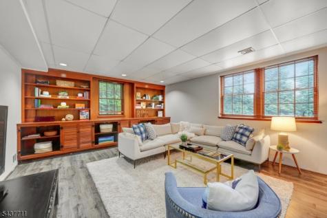 18 Kings Hill Court Summit NJ 07901