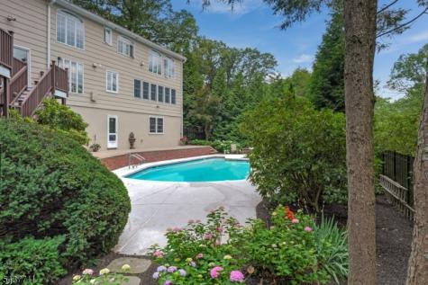 18 Kings Hill Court Summit NJ 07901